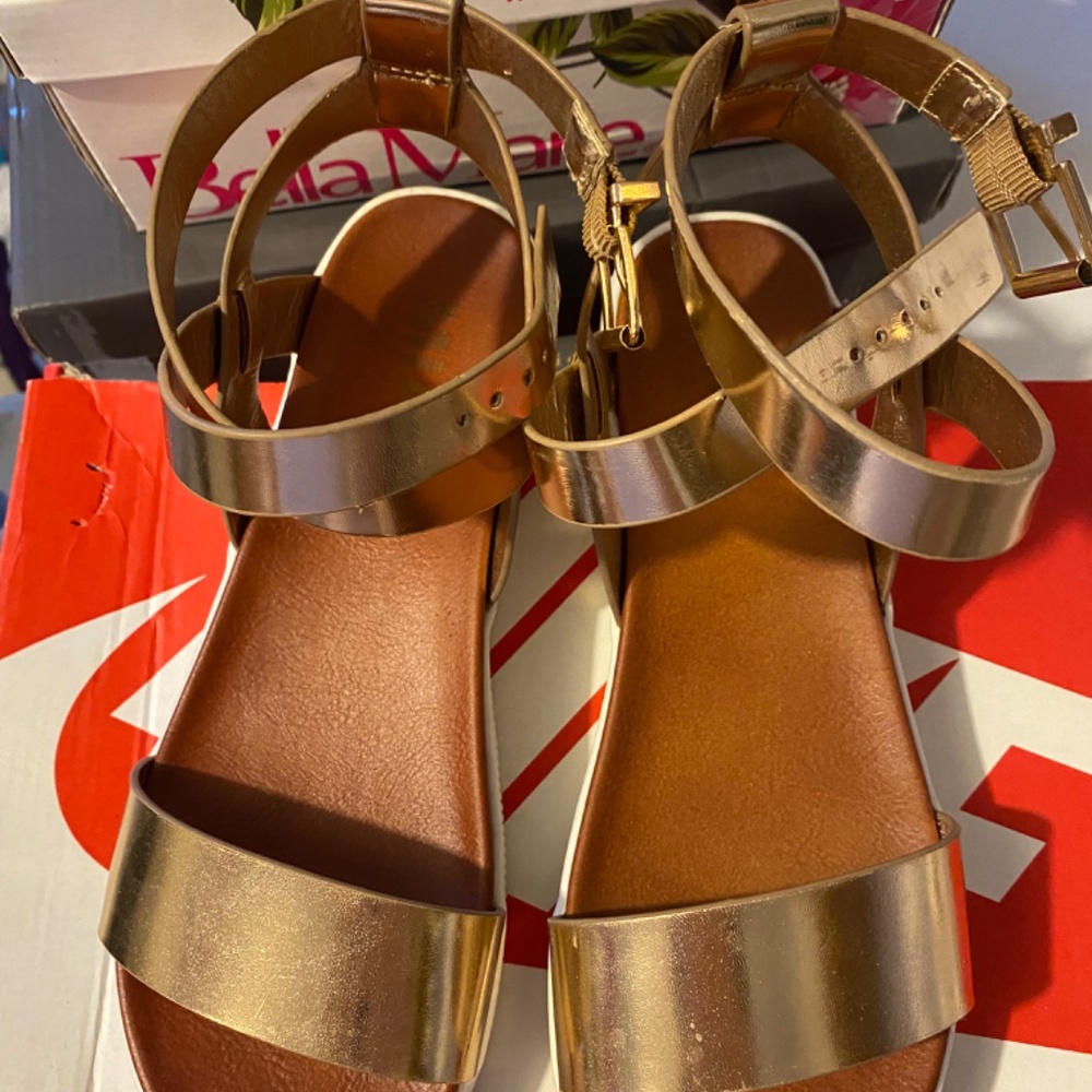 Rose gold Mia sandals worn maybe twice size 7 1/2 - Picture 2 of 2